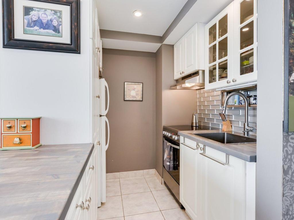 









295


Boul. St-Joseph

, 1209,
Gatineau (Hull),




QC
J8Y3Y5

