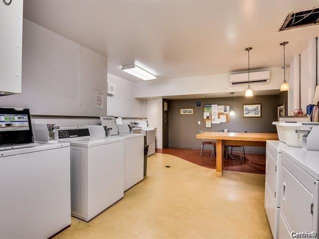 









295


Boul. St-Joseph

, 1209,
Gatineau (Hull),




QC
J8Y3Y5


