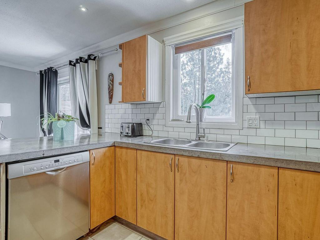 









92


Rue Brook

,
Gatineau (Aylmer),




QC
J9H6P9

