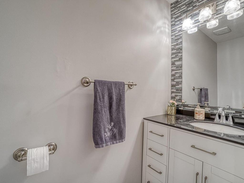 









92


Rue Brook

,
Gatineau (Aylmer),




QC
J9H6P9


