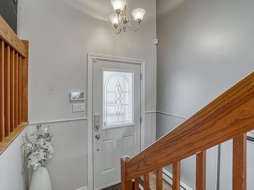 









92


Rue Brook

,
Gatineau (Aylmer),




QC
J9H6P9


