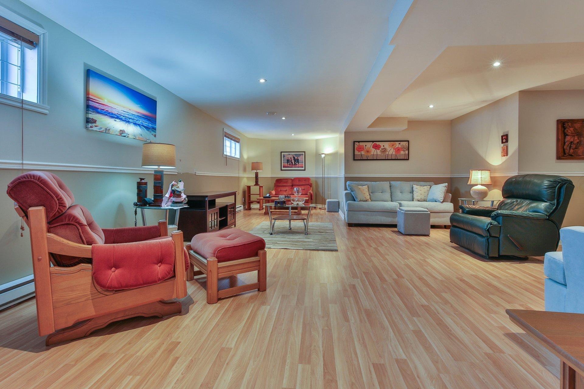 









42


Rue Marie-Curie

,
Saint-Jean-sur-Richelieu,




QC
J2W2R7

