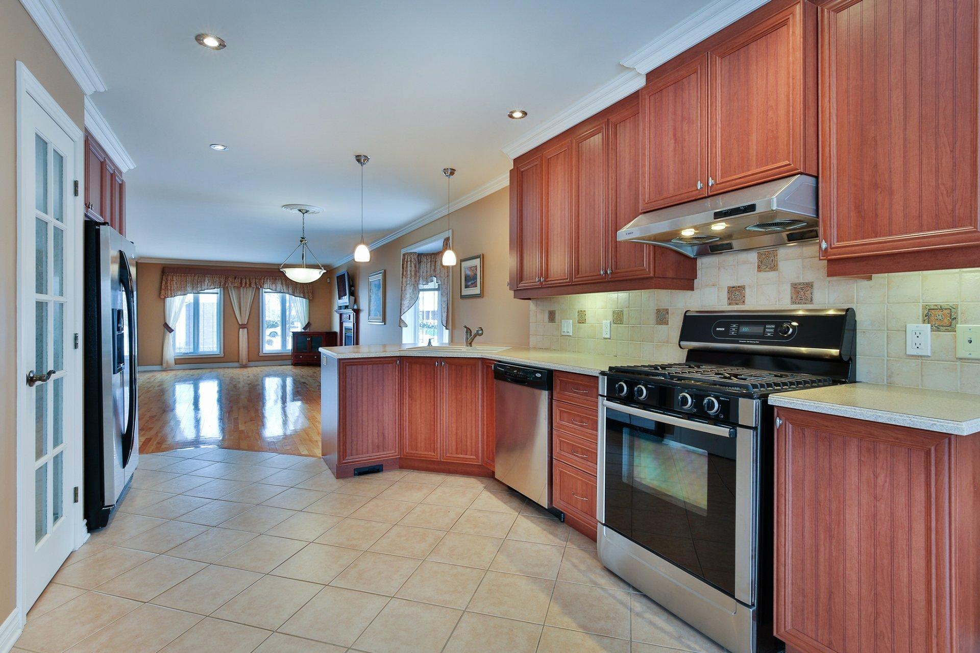 









42


Rue Marie-Curie

,
Saint-Jean-sur-Richelieu,




QC
J2W2R7


