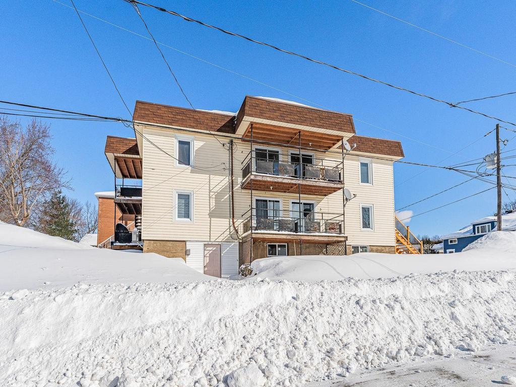 









1

 - 7


Rue Dufresne

,
Windsor,




QC
J1S2H3

