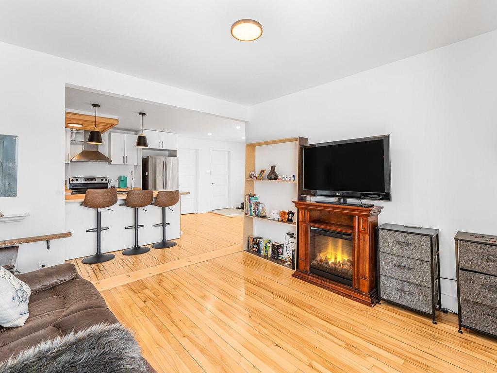 









1

 - 7


Rue Dufresne

,
Windsor,




QC
J1S2H3

