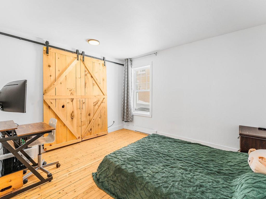 









1

 - 7


Rue Dufresne

,
Windsor,




QC
J1S2H3

