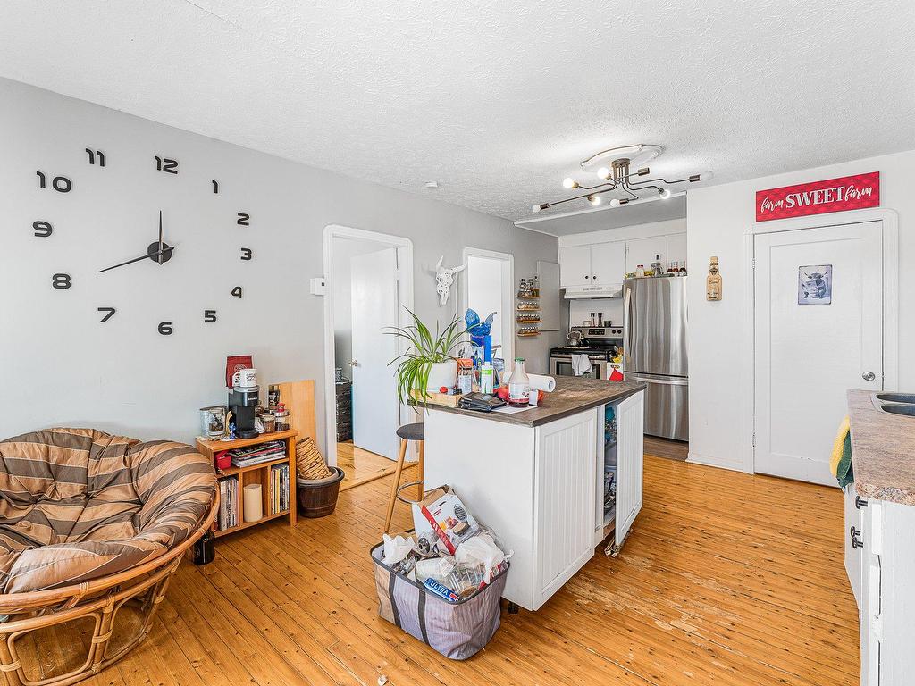 









1

 - 7


Rue Dufresne

,
Windsor,




QC
J1S2H3

