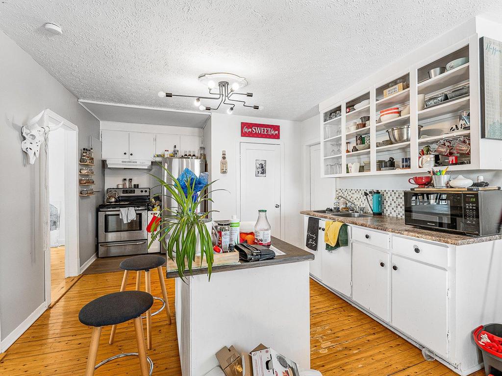 









1

 - 7


Rue Dufresne

,
Windsor,




QC
J1S2H3

