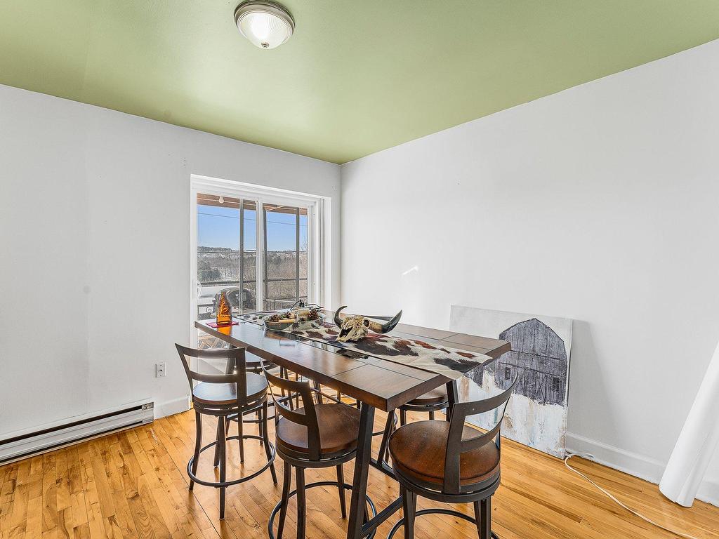 









1

 - 7


Rue Dufresne

,
Windsor,




QC
J1S2H3

