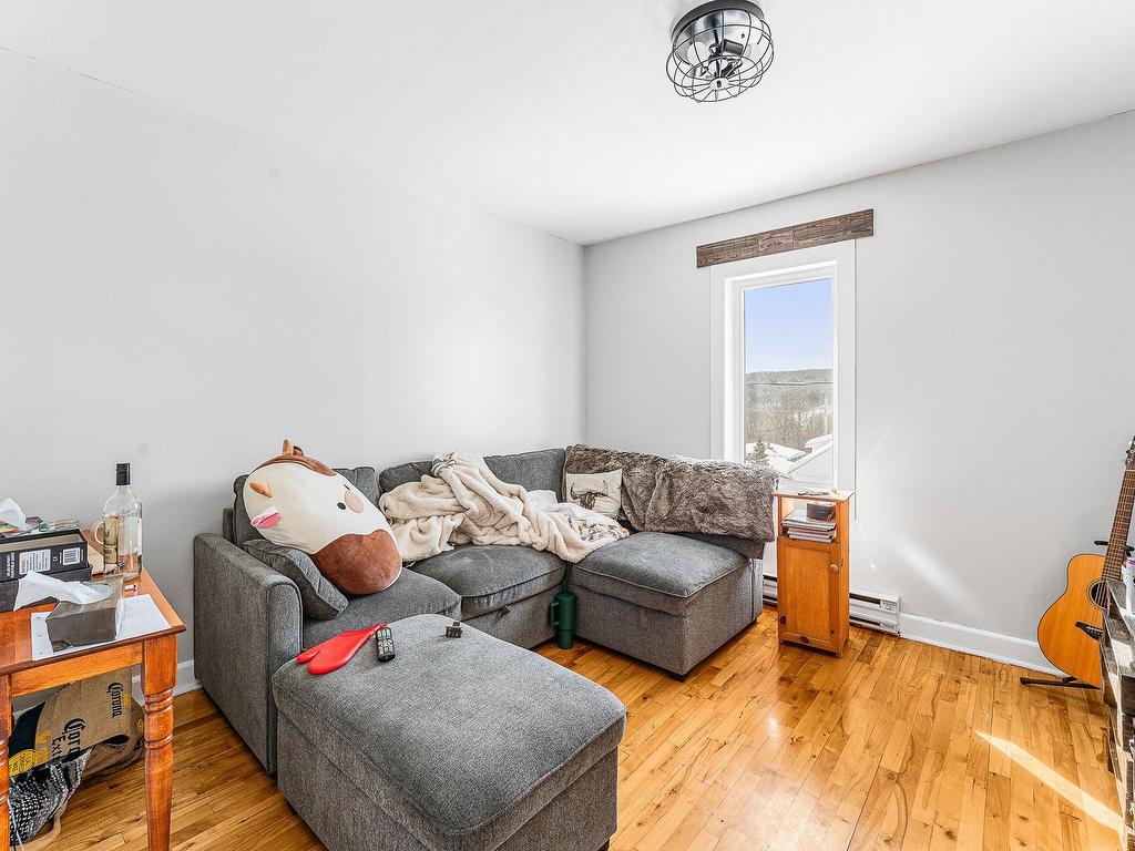 









1

 - 7


Rue Dufresne

,
Windsor,




QC
J1S2H3

