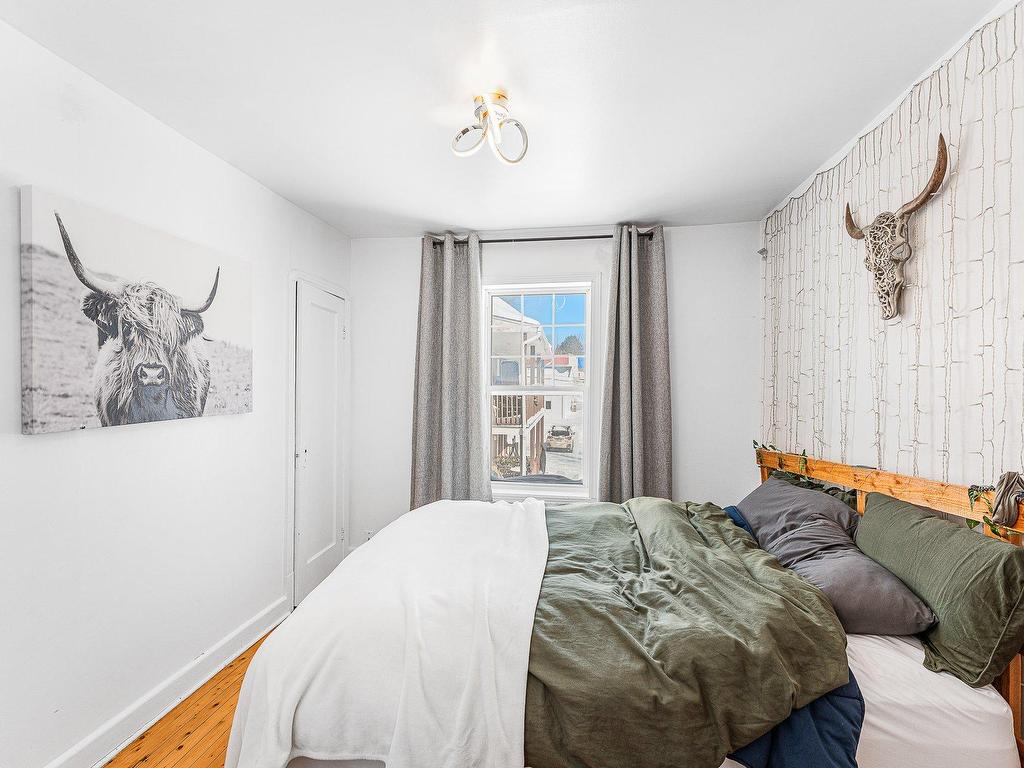 









1

 - 7


Rue Dufresne

,
Windsor,




QC
J1S2H3

