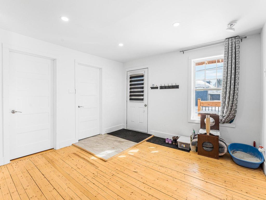 









1

 - 7


Rue Dufresne

,
Windsor,




QC
J1S2H3

