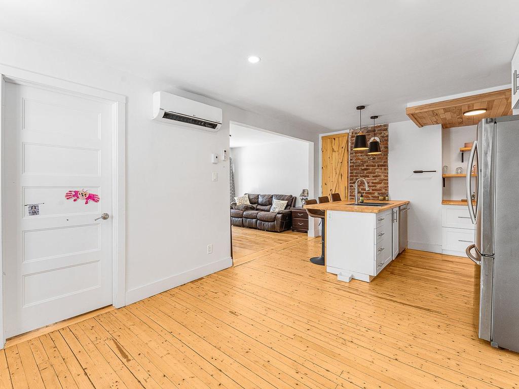 









1

 - 7


Rue Dufresne

,
Windsor,




QC
J1S2H3


