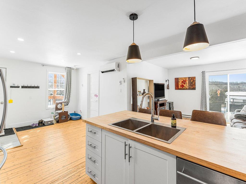 









1

 - 7


Rue Dufresne

,
Windsor,




QC
J1S2H3

