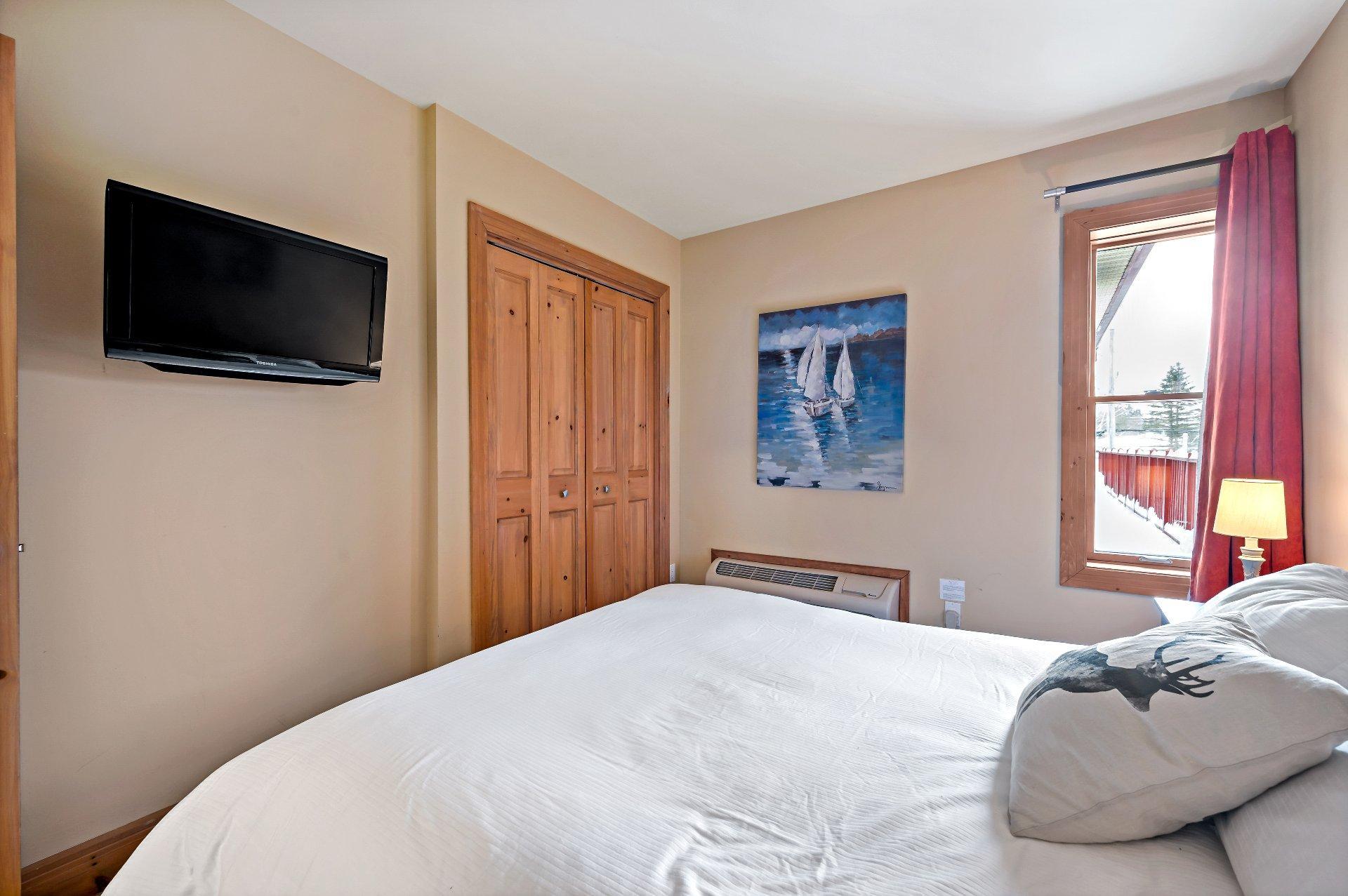 









864


Rue Coupal

,
Mont-Tremblant,




QC
J8E2P1


