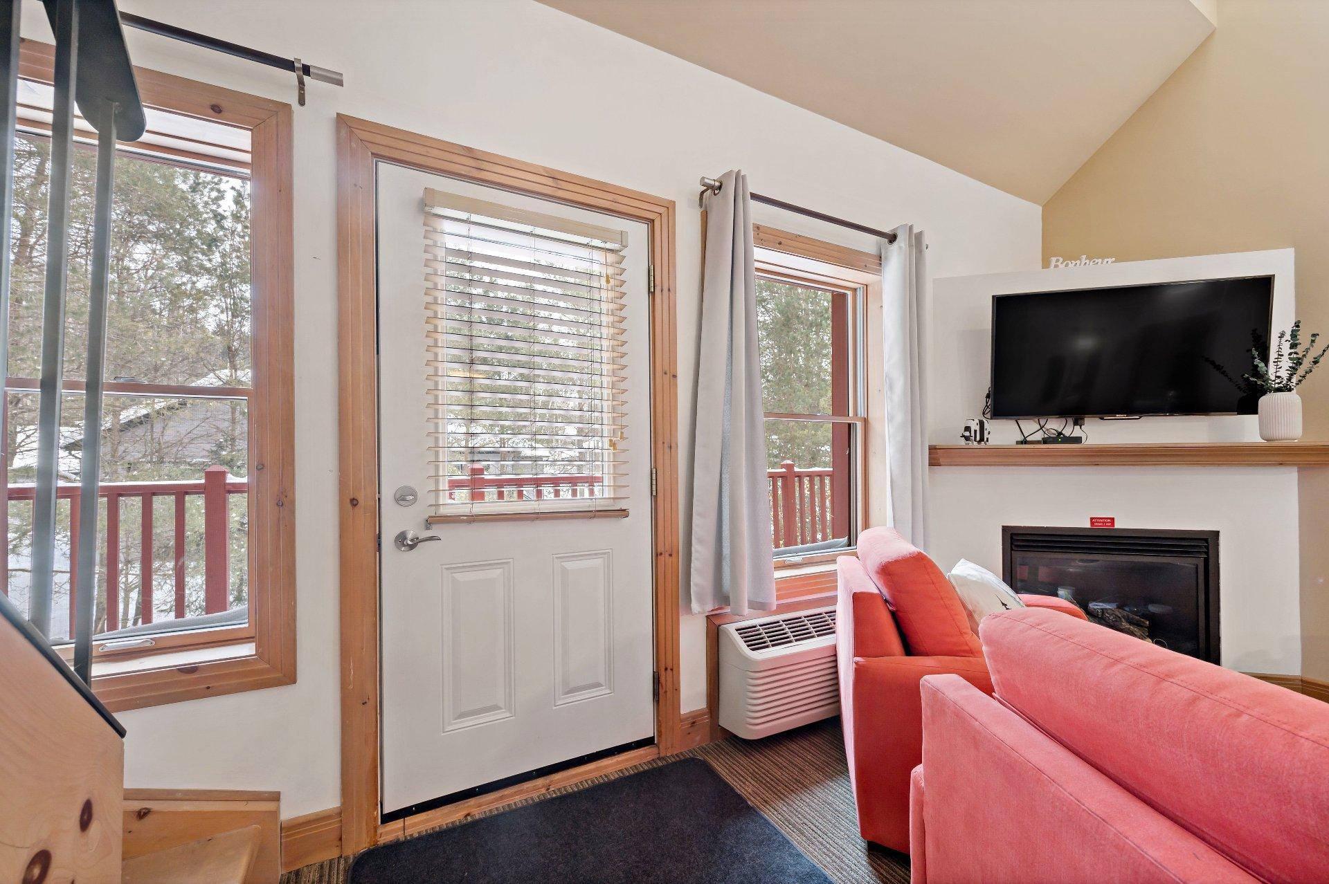 









864


Rue Coupal

,
Mont-Tremblant,




QC
J8E2P1

