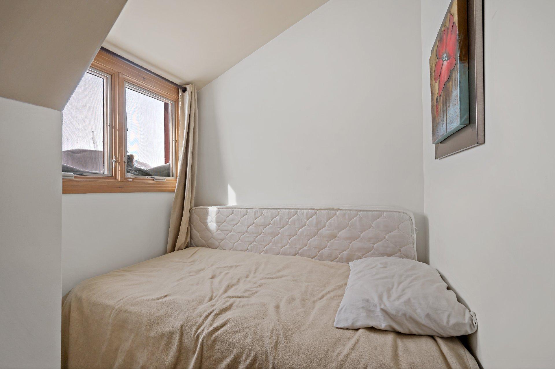 









864


Rue Coupal

,
Mont-Tremblant,




QC
J8E2P1

