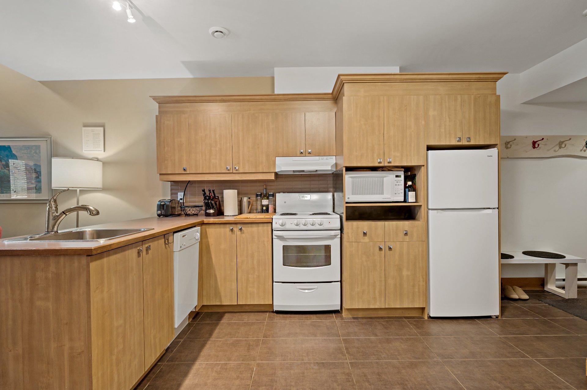 









864


Rue Coupal

,
Mont-Tremblant,




QC
J8E2P1

