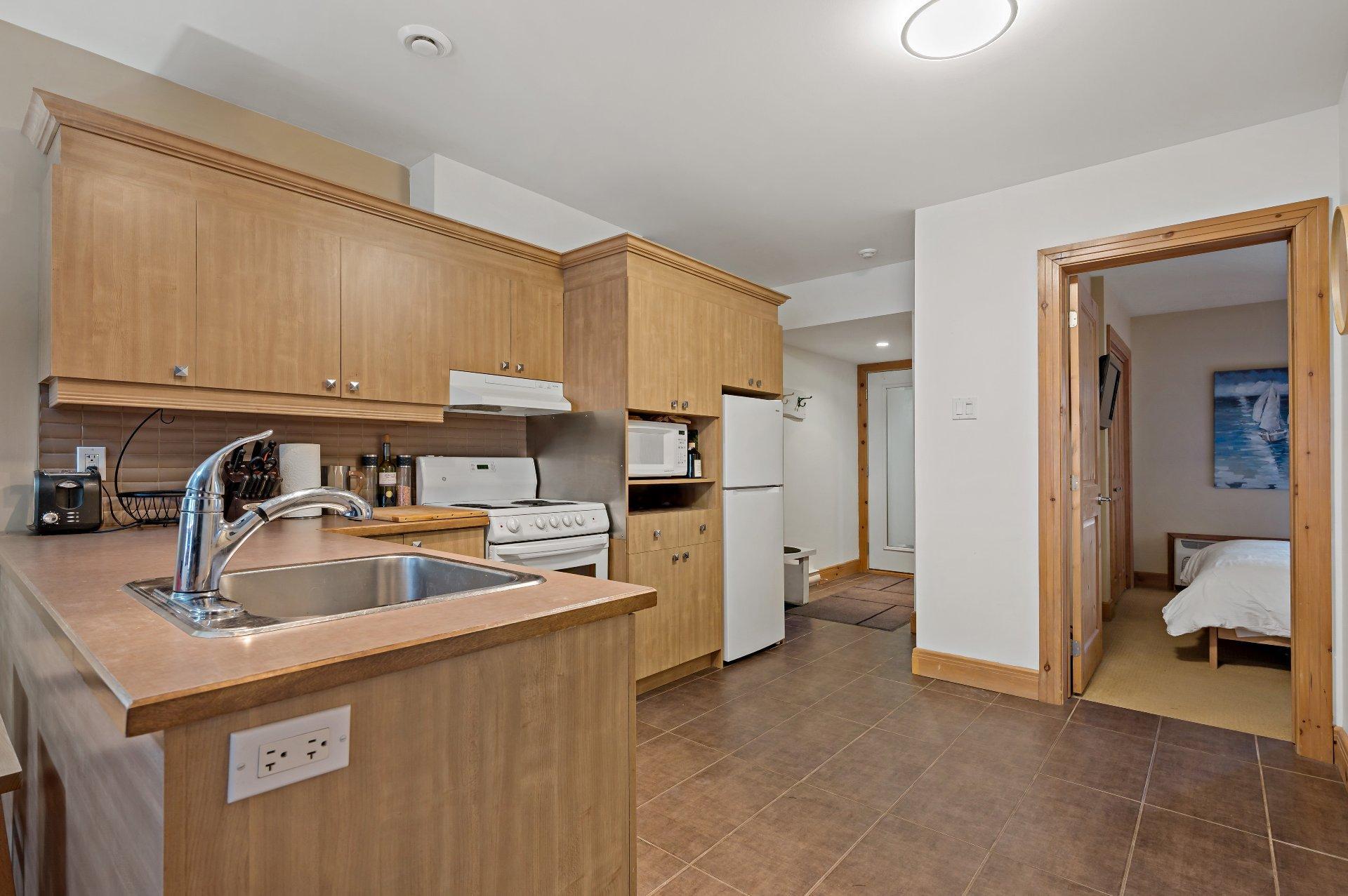 









864


Rue Coupal

,
Mont-Tremblant,




QC
J8E2P1

