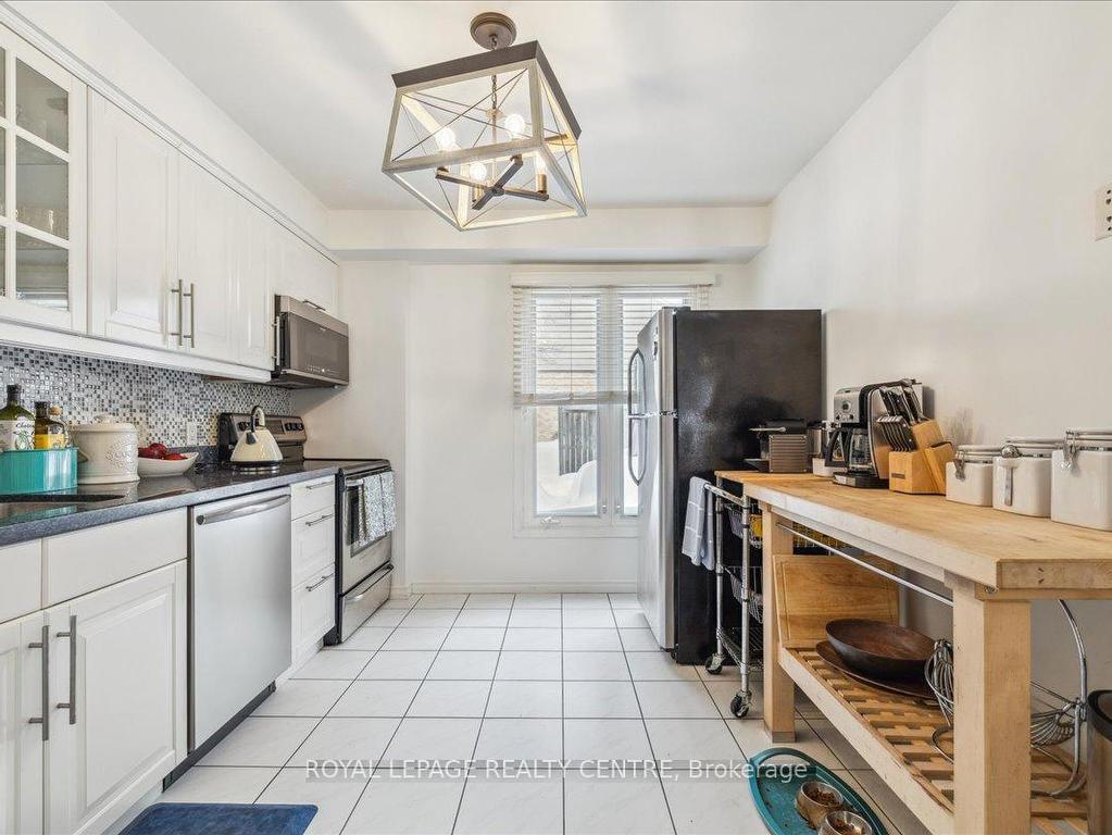 









2766


Folkway

Drive, 73,
Mississauga,




ON
L5L 3M3

