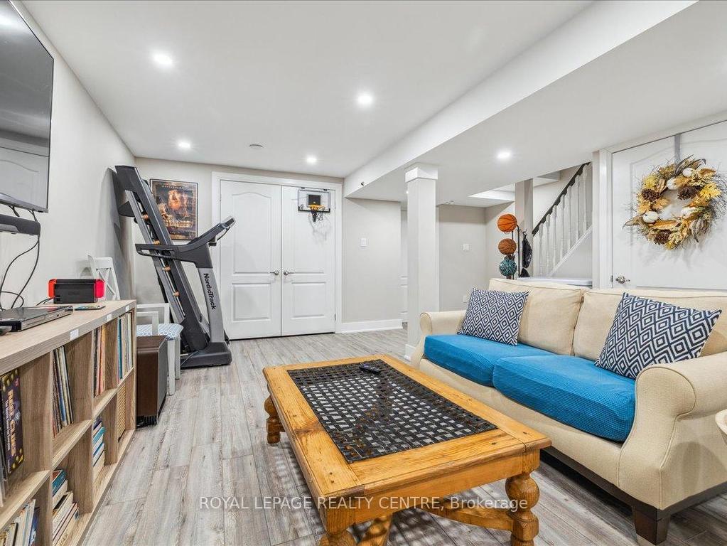 









2766


Folkway

Drive, 73,
Mississauga,




ON
L5L 3M3

