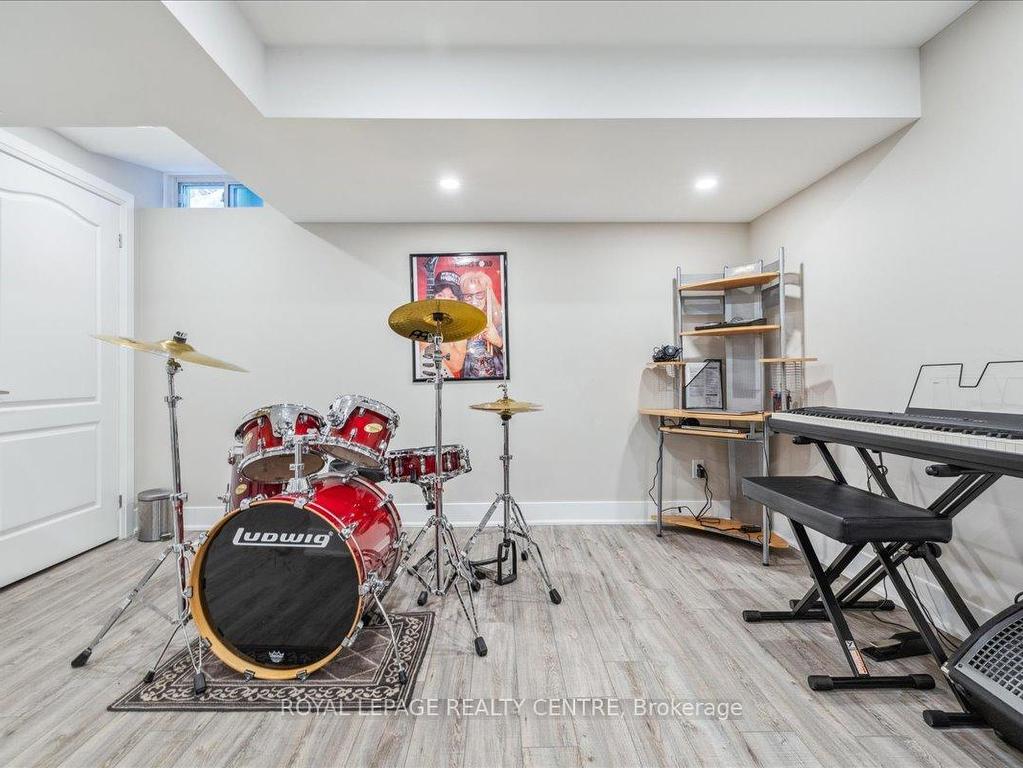









2766


Folkway

Drive, 73,
Mississauga,




ON
L5L 3M3

