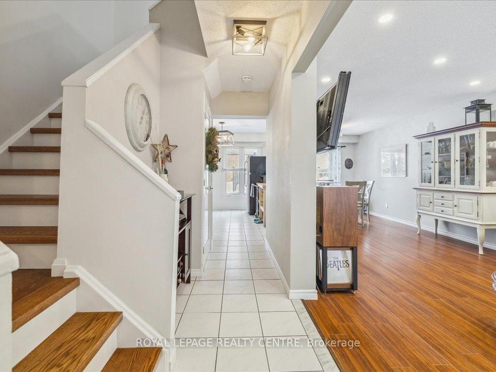 









2766


Folkway

Drive, 73,
Mississauga,




ON
L5L 3M3

