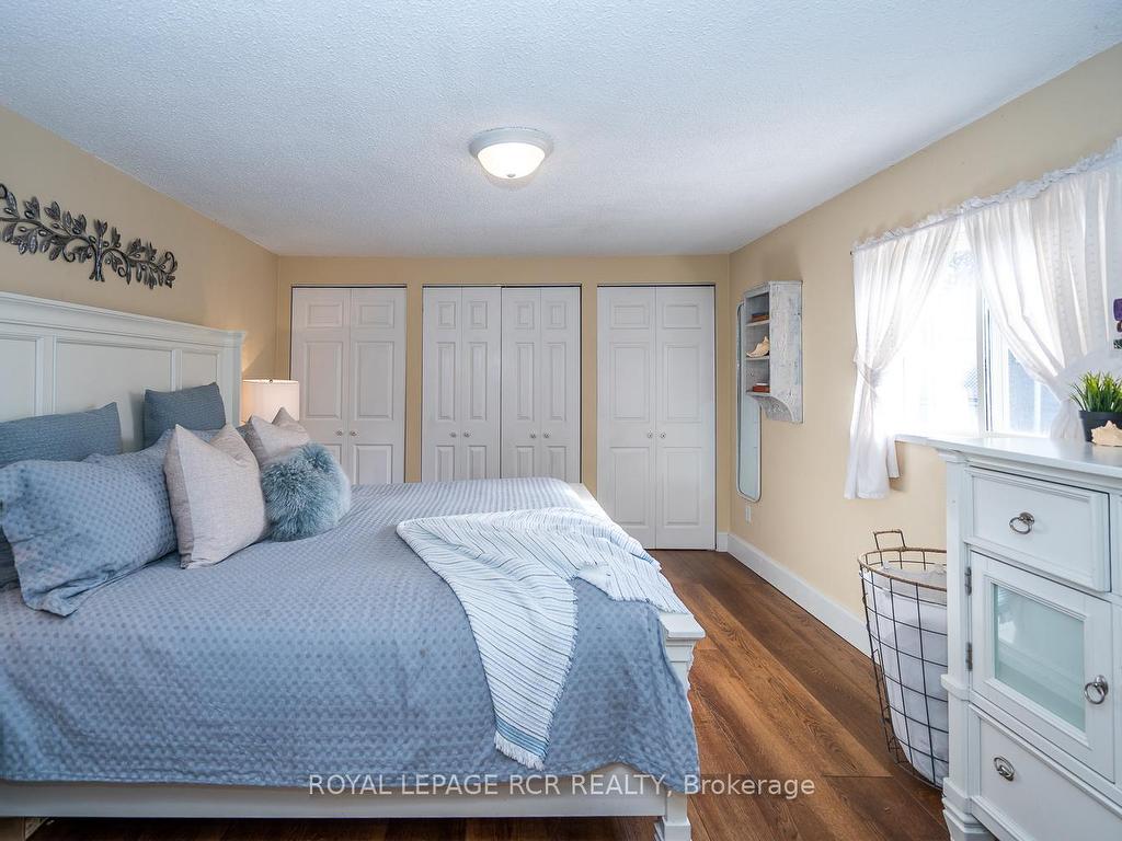 









17


Little York

Street,
Orangeville,




ON
L9W 1L8

