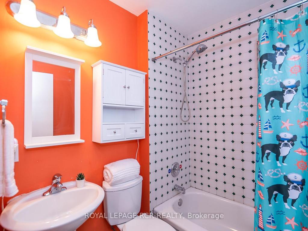 









17


Little York

Street,
Orangeville,




ON
L9W 1L8

