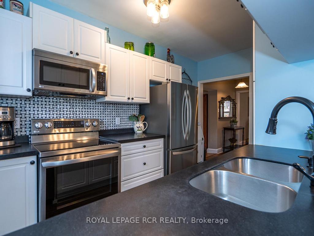 









17


Little York

Street,
Orangeville,




ON
L9W 1L8

