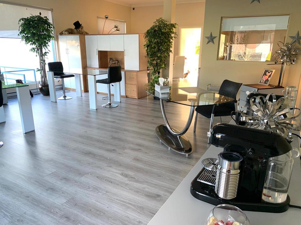 









4600


Boul. Dagenais O.

, A,
Laval (Fabreville),




QC
H7R1L5

