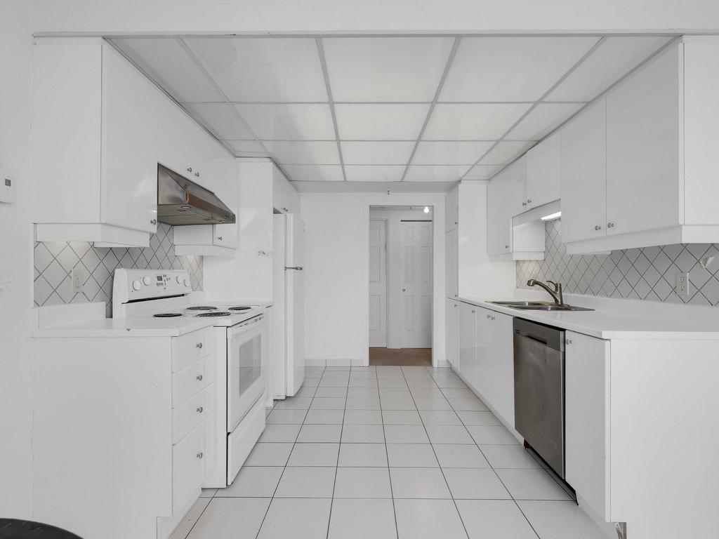 









5850


Av. Marc-Chagall

, 406,
Côte-Saint-Luc,




QC
H4W3H2

