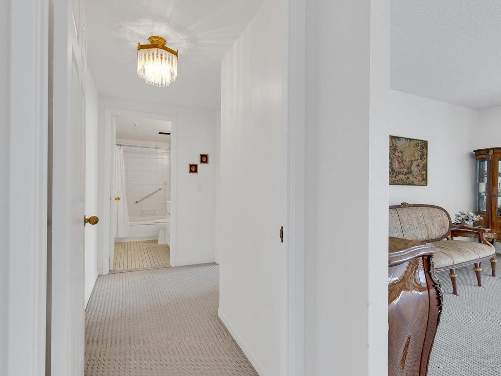 









5850


Av. Marc-Chagall

, 406,
Côte-Saint-Luc,




QC
H4W3H2

