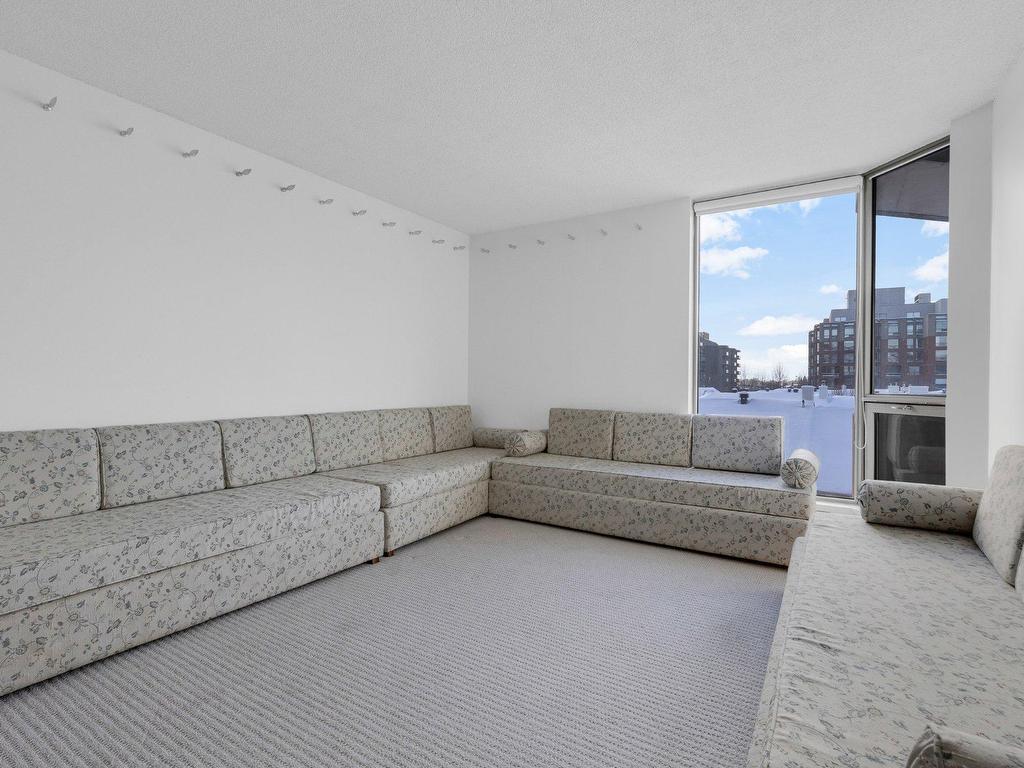 









5850


Av. Marc-Chagall

, 406,
Côte-Saint-Luc,




QC
H4W3H2

