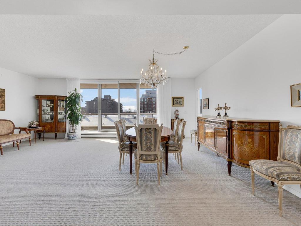 









5850


Av. Marc-Chagall

, 406,
Côte-Saint-Luc,




QC
H4W3H2


