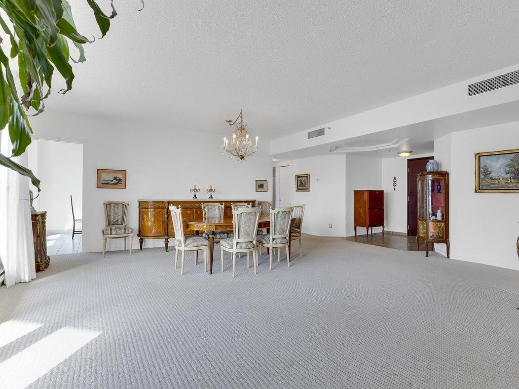 









5850


Av. Marc-Chagall

, 406,
Côte-Saint-Luc,




QC
H4W3H2

