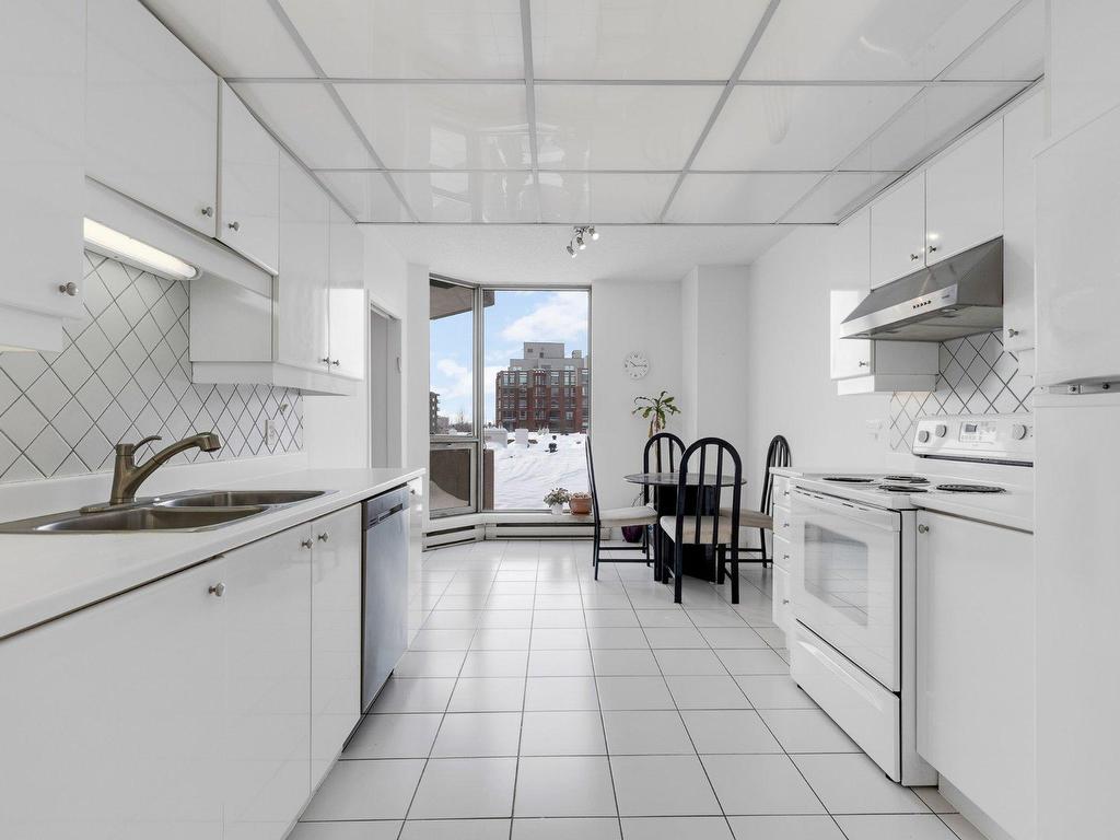 









5850


Av. Marc-Chagall

, 406,
Côte-Saint-Luc,




QC
H4W3H2

