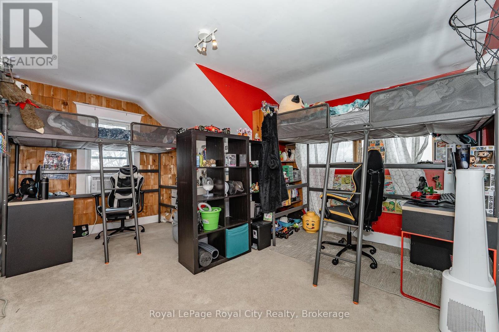 












81 YORKSHIRE STREET N

,
Guelph (Downtown),




Ontario
N1H5B3

