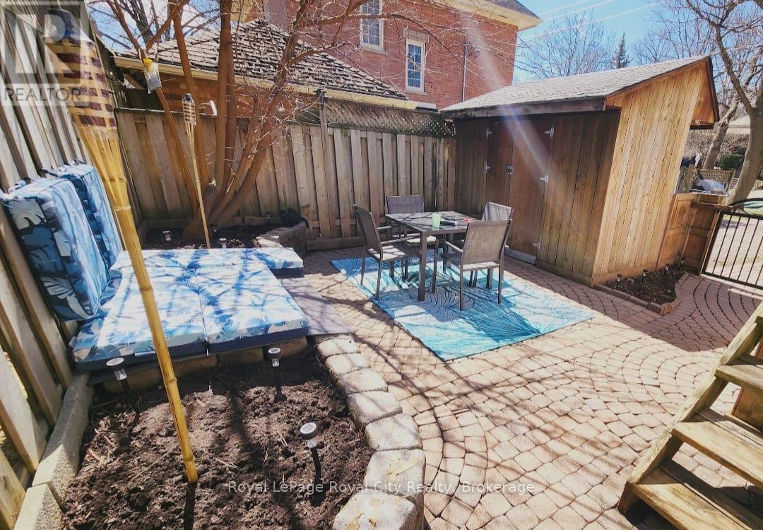 












81 YORKSHIRE STREET N

,
Guelph (Downtown),




Ontario
N1H5B3

