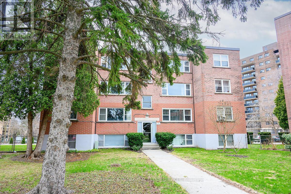 












9 - 2422 NEW STREET

,
Burlington,




Ontario
L7R1J6


