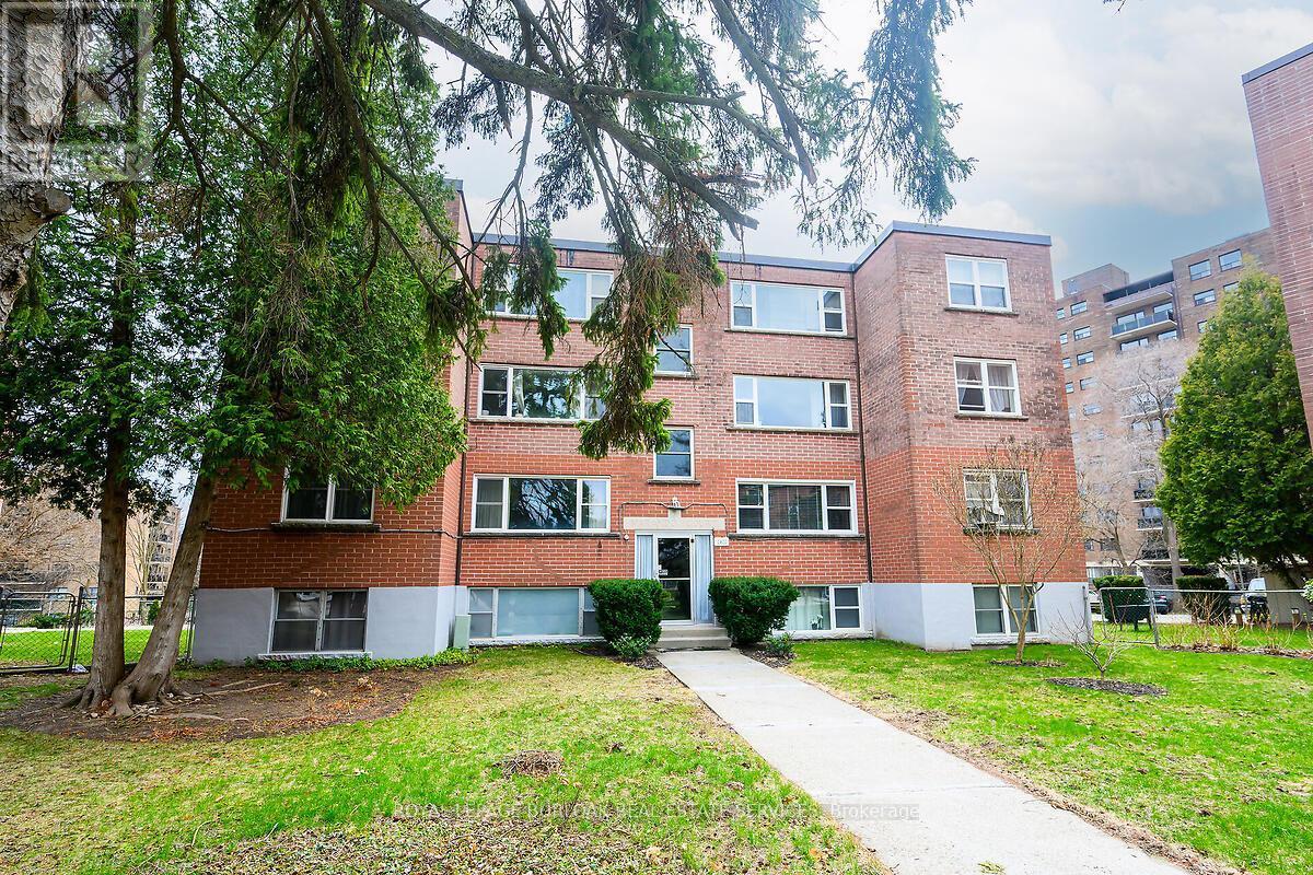 












9 - 2422 NEW STREET

,
Burlington,




Ontario
L7R1J6

