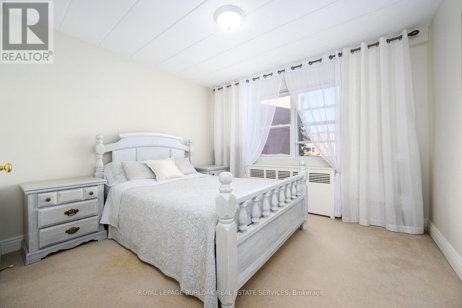












9 - 2422 NEW STREET

,
Burlington,




Ontario
L7R1J6

