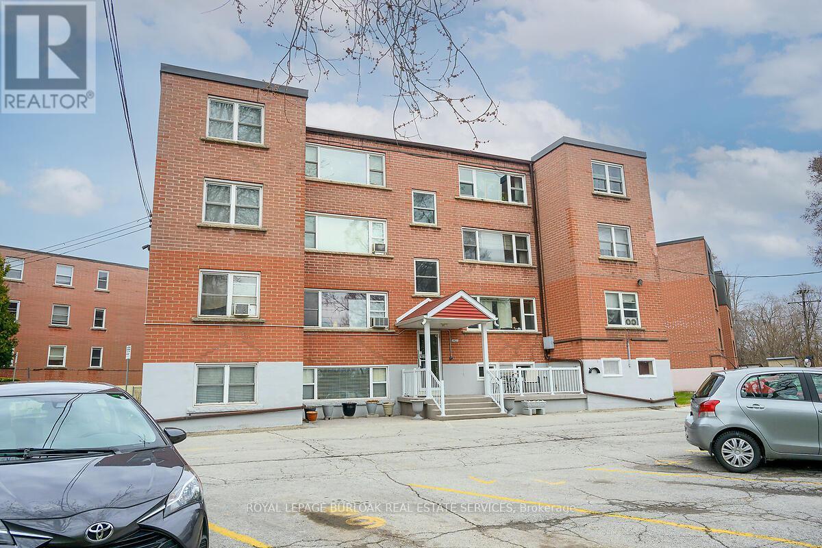 












9 - 2422 NEW STREET

,
Burlington,




Ontario
L7R1J6

