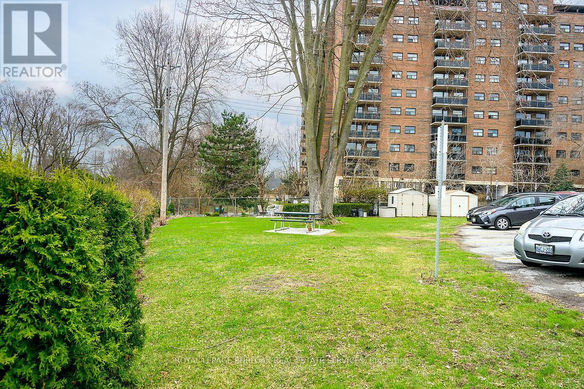 












9 - 2422 NEW STREET

,
Burlington,




Ontario
L7R1J6

