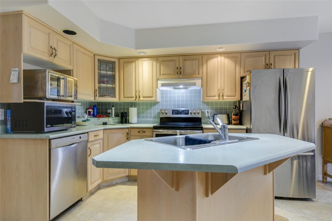 









450


Yates

Road, 25,
Kelowna,




BC
V1V 1R8

