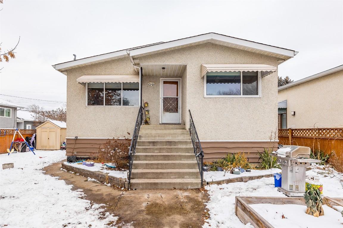 









548/546


Roanoke

Avenue,
Kelowna,




BC
V1Y 7K5

