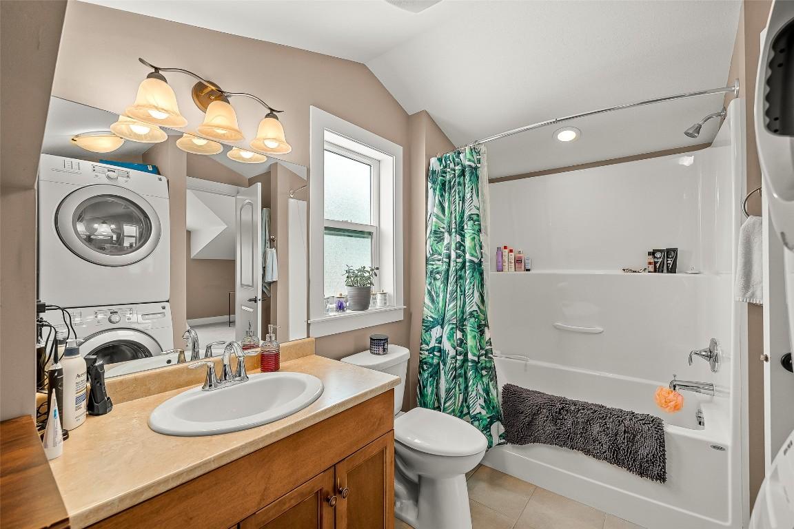 









548/546


Roanoke

Avenue,
Kelowna,




BC
V1Y 7K5

