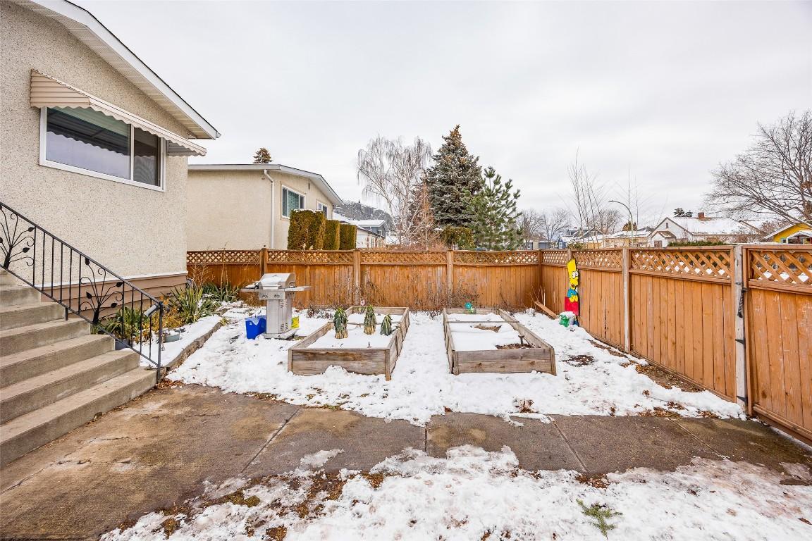 









548/546


Roanoke

Avenue,
Kelowna,




BC
V1Y 7K5

