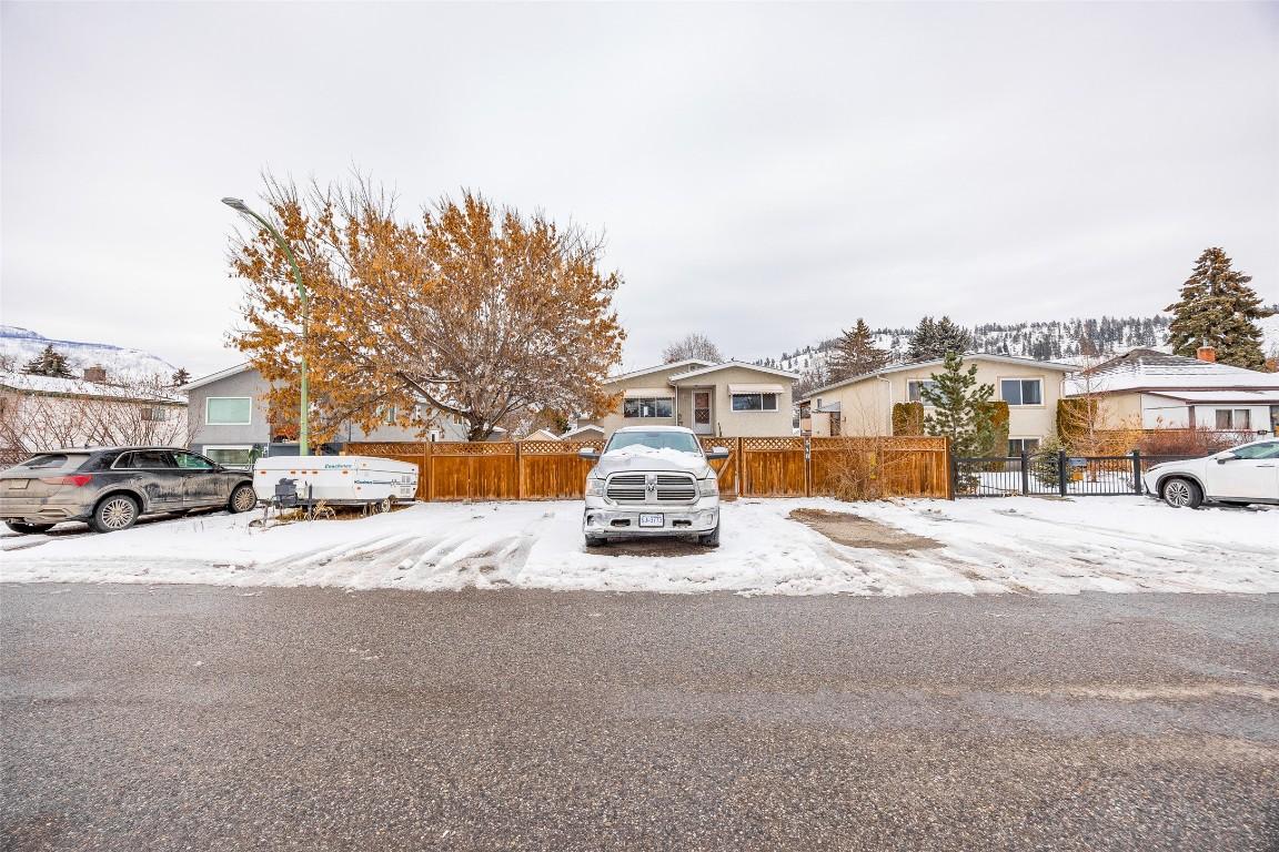









548/546


Roanoke

Avenue,
Kelowna,




BC
V1Y 7K5

