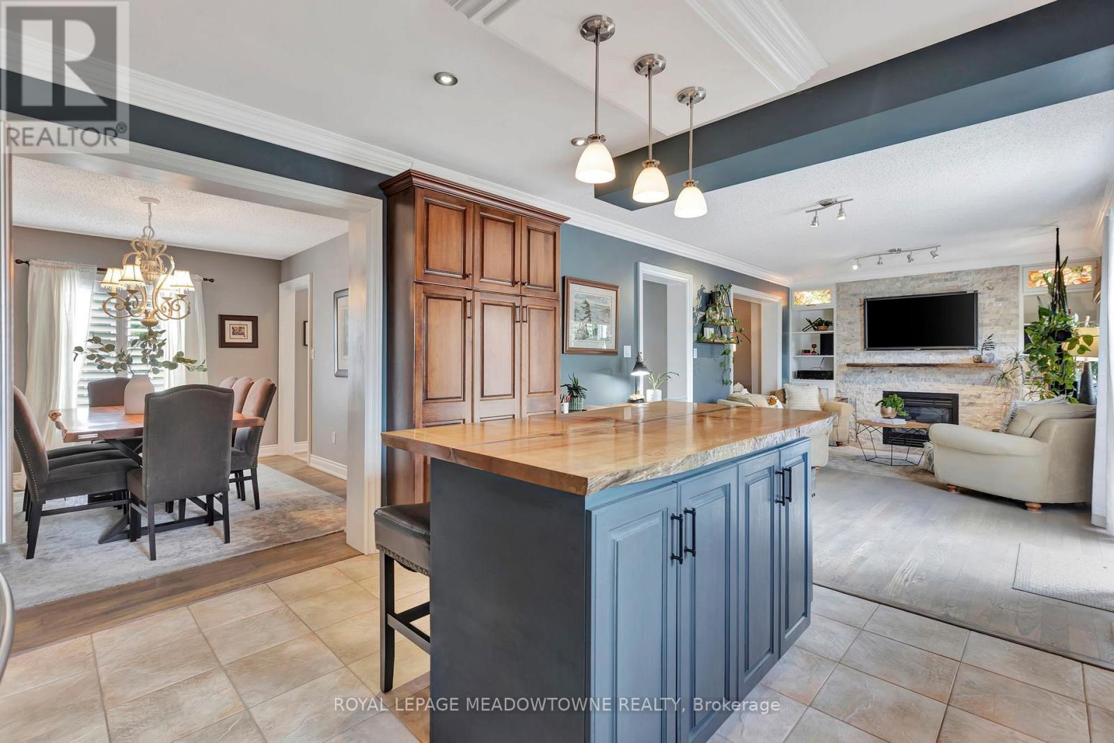 












1 WOODSPRING COURT E

,
Hamilton,




Ontario
L8N2Z7


